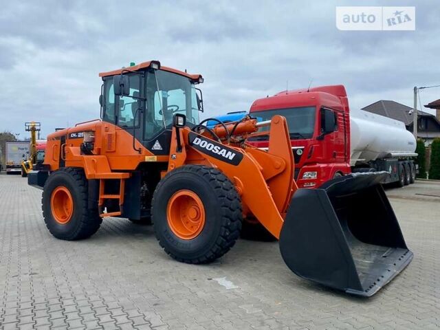 Оранжевый Дусан DL, объемом двигателя 0 л и пробегом 200 тыс. км за 49900 $, фото 10 на Automoto.ua