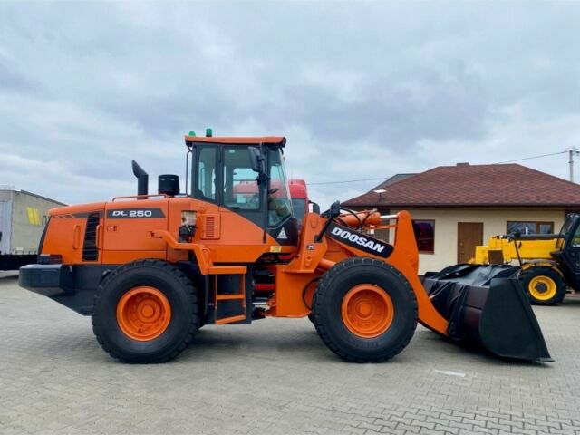 Дусан Другая, об'ємом двигуна 0 л та пробігом 0 тис. км за 49900 $, фото 10 на Automoto.ua