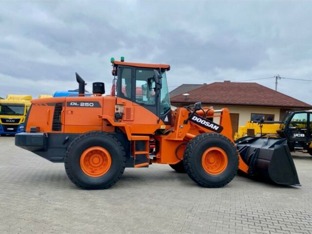 Дусан Другая, об'ємом двигуна 0 л та пробігом 0 тис. км за 49900 $, фото 8 на Automoto.ua