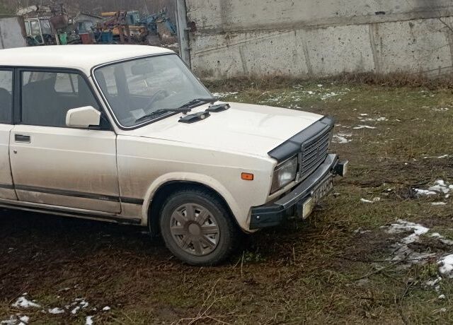 Белый Другая Другая, объемом двигателя 0 л и пробегом 728 тыс. км за 594 $, фото 6 на Automoto.ua