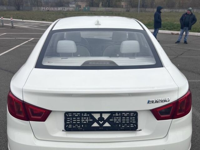 Белый Другая Другая, объемом двигателя 0 л и пробегом 35 тыс. км за 9000 $, фото 4 на Automoto.ua