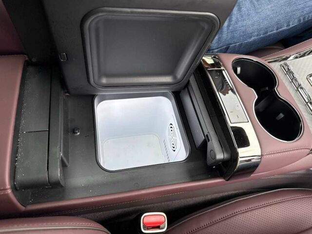 Белый Другая Другая, объемом двигателя 0 л и пробегом 11 тыс. км за 58000 $, фото 2 на Automoto.ua