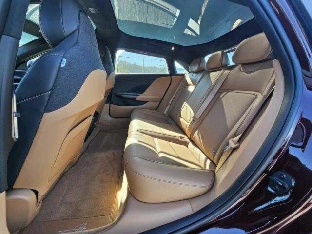 Красный Другая Другая, объемом двигателя 0 л и пробегом 15 тыс. км за 28000 $, фото 9 на Automoto.ua