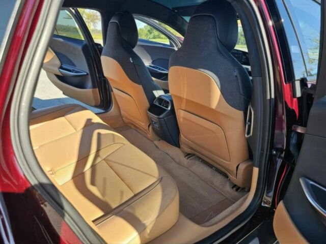 Червоний Інша Інша, об'ємом двигуна 0 л та пробігом 19 тис. км за 16000 $, фото 12 на Automoto.ua