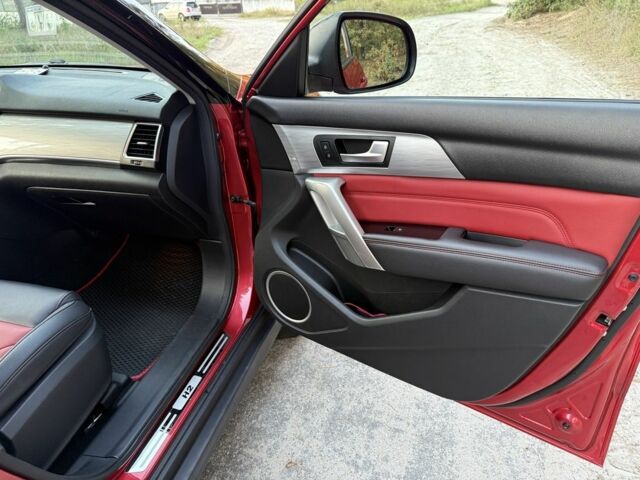 Червоний Інша Інша, об'ємом двигуна 1.5 л та пробігом 70 тис. км за 17000 $, фото 14 на Automoto.ua