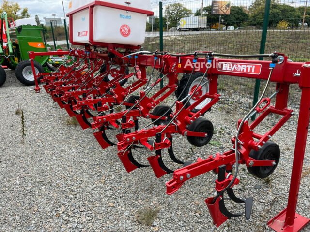 Красный Другая Другая, объемом двигателя 0 л и пробегом 0 тыс. км за 347067 $, фото 4 на Automoto.ua