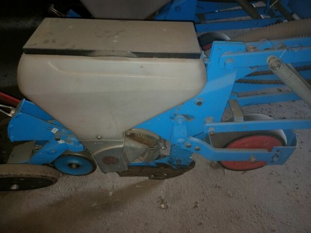 Другая Другая, объемом двигателя 0 л и пробегом 0 тыс. км за 6000 $, фото 2 на Automoto.ua