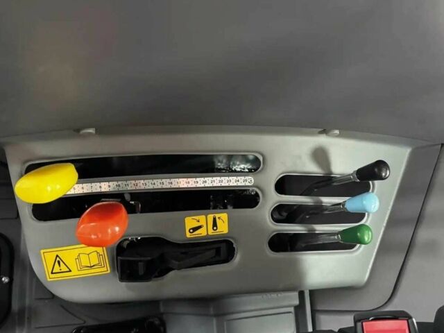 Другая Другая, объемом двигателя 3.9 л и пробегом 0 тыс. км за 46585 $, фото 7 на Automoto.ua