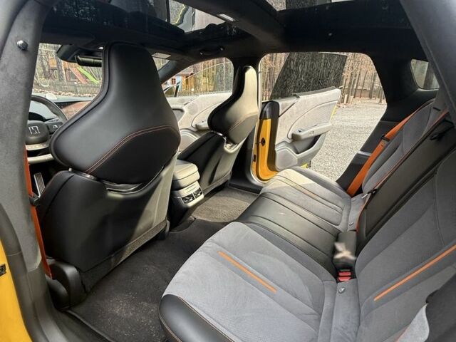 Желтый Другая Другая, объемом двигателя 0 л и пробегом 10 тыс. км за 45000 $, фото 13 на Automoto.ua