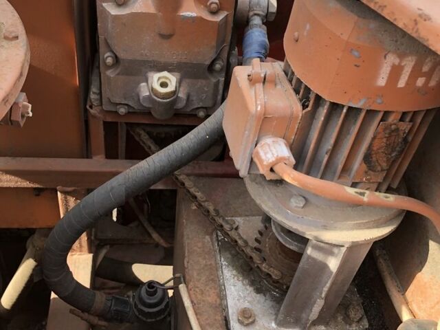 Другая Другая, объемом двигателя 2500 л и пробегом 250 тыс. км за 1181 $, фото 16 на Automoto.ua