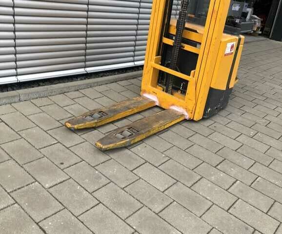 Другая Megane Scenic, объемом двигателя 6 л и пробегом 0 тыс. км за 4850 $, фото 2 на Automoto.ua