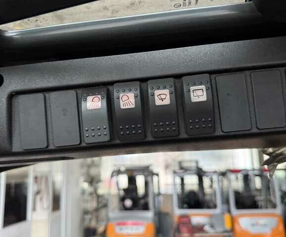 Другая Megane Scenic, объемом двигателя 2.3 л и пробегом 0 тыс. км за 13520 $, фото 12 на Automoto.ua