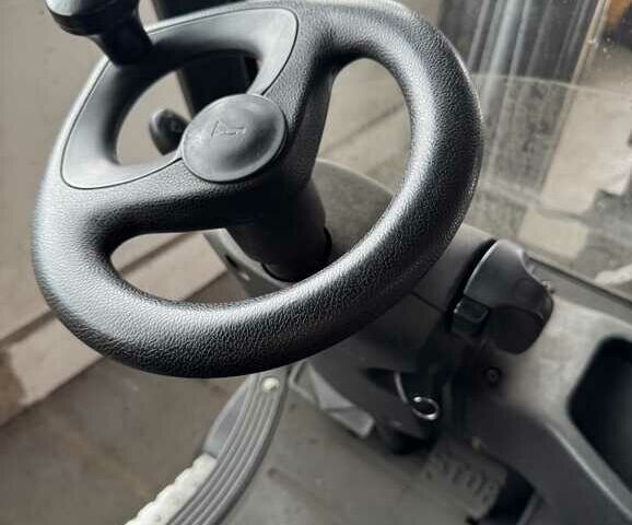 Другая Megane Scenic, объемом двигателя 2.3 л и пробегом 0 тыс. км за 13520 $, фото 4 на Automoto.ua