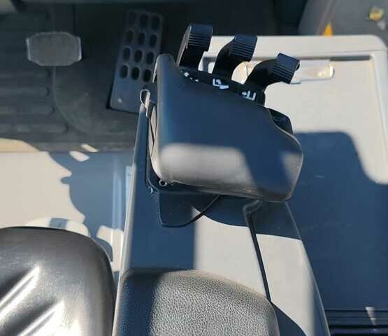 Другая Megane Scenic, объемом двигателя 2.3 л и пробегом 0 тыс. км за 10754 $, фото 7 на Automoto.ua