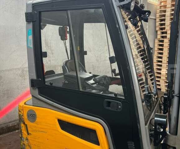 Другая Megane Scenic, объемом двигателя 2.3 л и пробегом 0 тыс. км за 10558 $, фото 9 на Automoto.ua