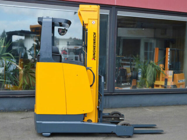 Другая Megane Scenic, объемом двигателя 14.86 л и пробегом 0 тыс. км за 8121 $, фото 7 на Automoto.ua