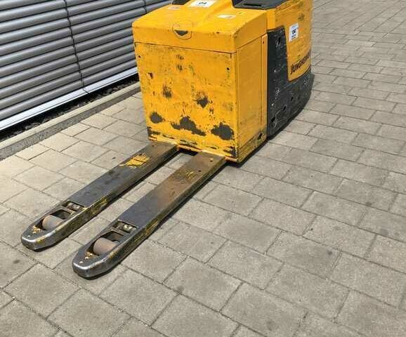 Другая Megane Scenic, объемом двигателя 14.86 л и пробегом 0 тыс. км за 3856 $, фото 2 на Automoto.ua