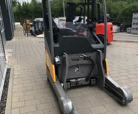 Другая Megane Scenic, объемом двигателя 14.86 л и пробегом 0 тыс. км за 10642 $, фото 3 на Automoto.ua