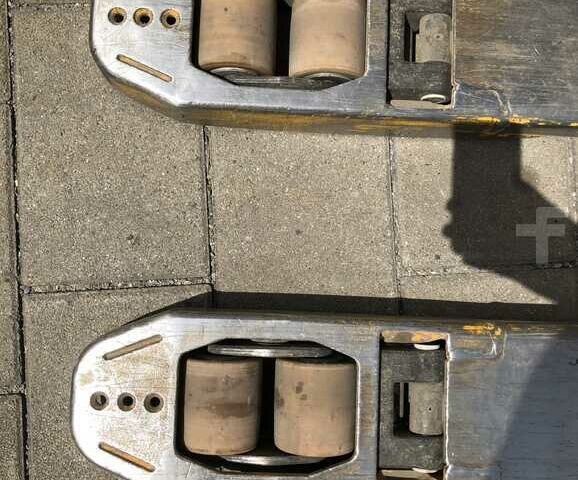 Другая Megane Scenic, объемом двигателя 14.86 л и пробегом 0 тыс. км за 3856 $, фото 8 на Automoto.ua