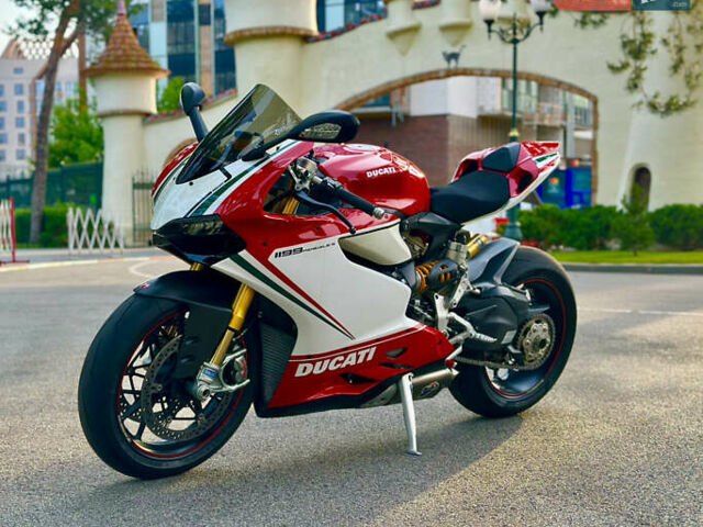 Красный Дукати 1199 Panigale S, объемом двигателя 1.2 л и пробегом 26 тыс. км за 26000 $, фото 4 на Automoto.ua