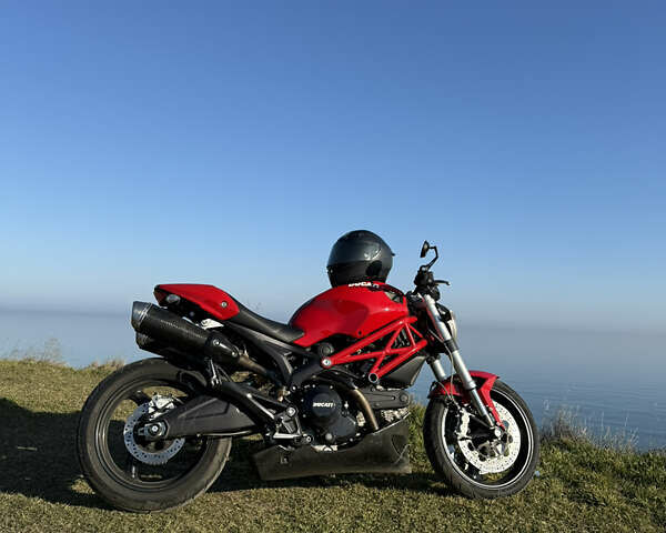 Красный Дукати 696, объемом двигателя 0.7 л и пробегом 20 тыс. км за 6300 $, фото 4 на Automoto.ua