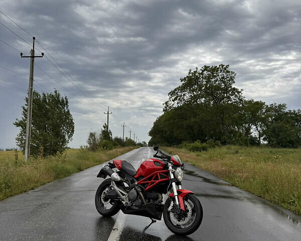 Красный Дукати 696, объемом двигателя 0.7 л и пробегом 20 тыс. км за 6300 $, фото 1 на Automoto.ua