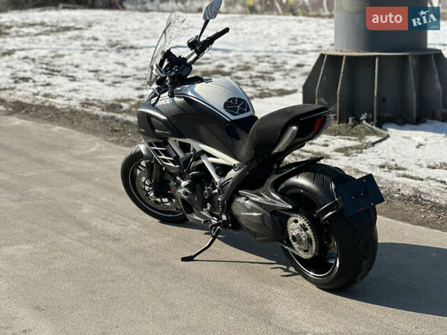 Білий Дукаті Діавел, об'ємом двигуна 1.2 л та пробігом 9 тис. км за 16500 $, фото 4 на Automoto.ua