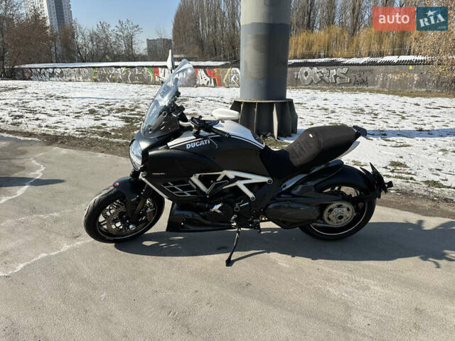 Білий Дукаті Діавел, об'ємом двигуна 1.2 л та пробігом 9 тис. км за 16500 $, фото 19 на Automoto.ua