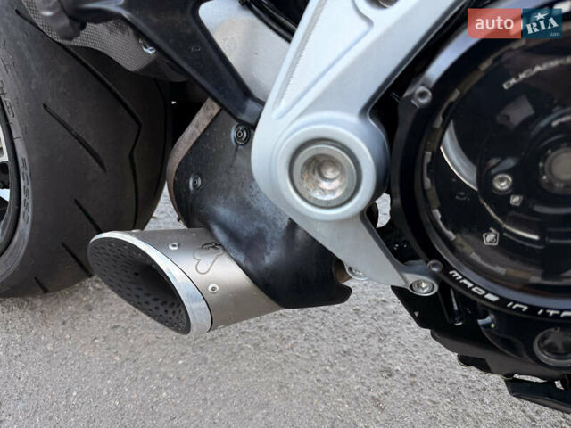 Білий Дукаті Діавел, об'ємом двигуна 1.26 л та пробігом 12 тис. км за 22500 $, фото 7 на Automoto.ua