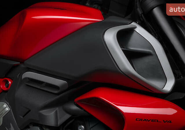 Красный Дукати Диавел, объемом двигателя 1.16 л и пробегом 1 тыс. км за 30500 $, фото 4 на Automoto.ua