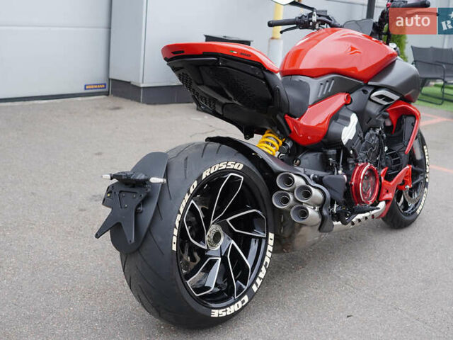 Красный Дукати Диавел, объемом двигателя 1.16 л и пробегом 7 тыс. км за 30000 $, фото 2 на Automoto.ua