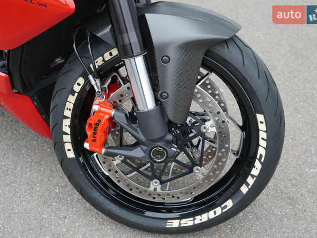 Красный Дукати Диавел, объемом двигателя 1.16 л и пробегом 7 тыс. км за 30000 $, фото 7 на Automoto.ua