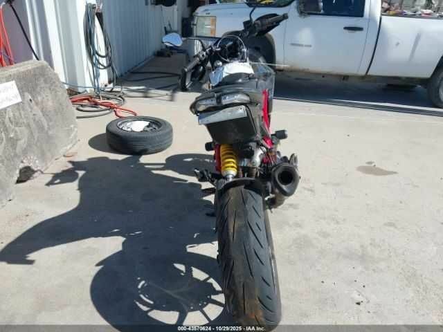 Дукати Гипермотард, объемом двигателя 0.82 л и пробегом 0 тыс. км за 4300 $, фото 5 на Automoto.ua