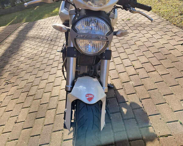 Белый Дукати Монстр, объемом двигателя 0.7 л и пробегом 26 тыс. км за 3200 $, фото 16 на Automoto.ua