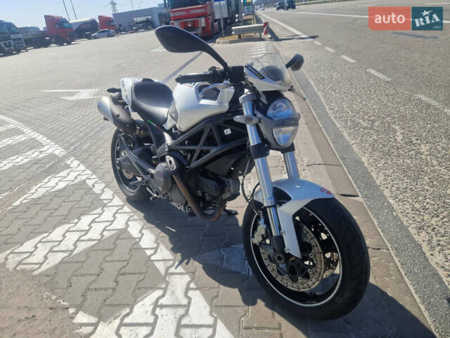 Белый Дукати Монстр, объемом двигателя 0.7 л и пробегом 26 тыс. км за 3200 $, фото 5 на Automoto.ua