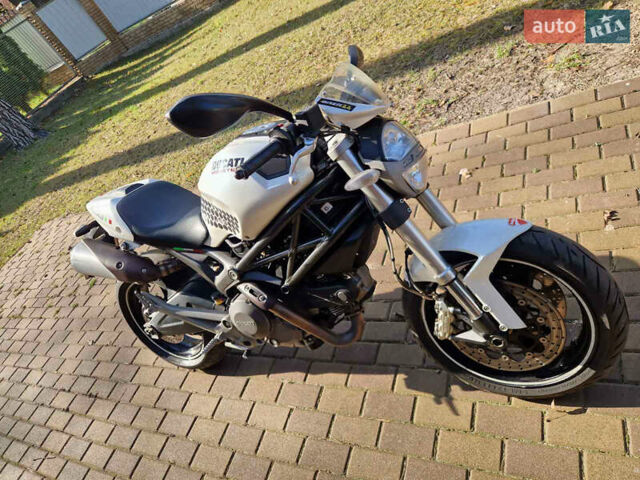Белый Дукати Монстр, объемом двигателя 0.7 л и пробегом 26 тыс. км за 3200 $, фото 9 на Automoto.ua