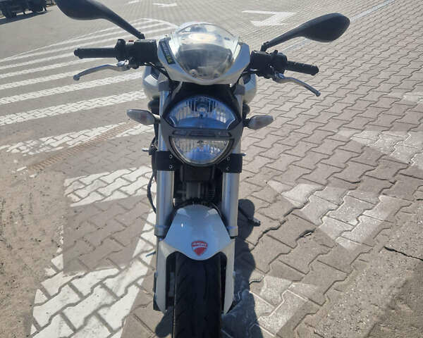 Белый Дукати Монстр, объемом двигателя 0.7 л и пробегом 26 тыс. км за 3200 $, фото 10 на Automoto.ua