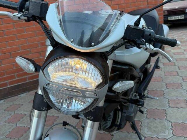 Дукати Монстр, объемом двигателя 0.8 л и пробегом 0 тыс. км за 5700 $, фото 7 на Automoto.ua