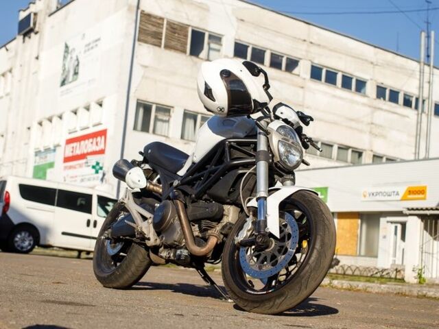 Дукати Монстр, объемом двигателя 0.7 л и пробегом 0 тыс. км за 2700 $, фото 4 на Automoto.ua