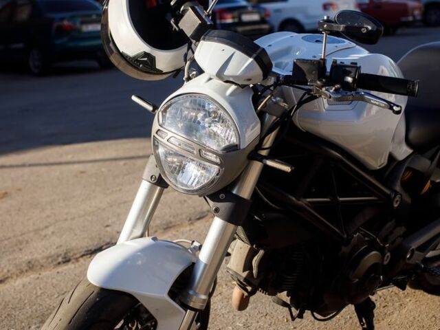 Дукати Монстр, объемом двигателя 0.7 л и пробегом 0 тыс. км за 2700 $, фото 3 на Automoto.ua