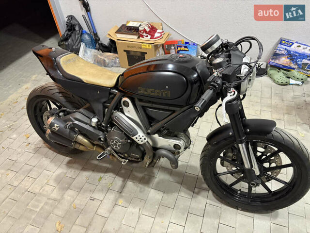 Черный Дукати Скрамблер, объемом двигателя 0.8 л и пробегом 14 тыс. км за 8500 $, фото 1 на Automoto.ua