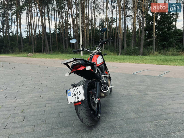 Червоний Дукаті Скрамблєр, об'ємом двигуна 0.8 л та пробігом 28 тис. км за 6999 $, фото 3 на Automoto.ua