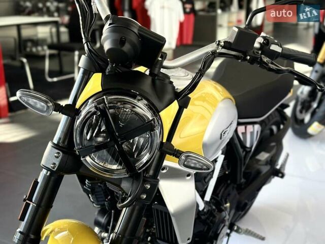 Дукати Скрамблер 2025 в Киеве на Automoto.ua Желтый Дукати Скрамблер, объемом двигателя 0 л и пробегом 1 тыс. км за 13235 $, фото 1 на Automoto.ua
