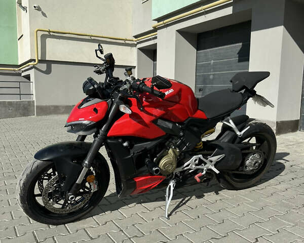 Красный Дукати Стритфайтер, объемом двигателя 1.1 л и пробегом 11 тыс. км за 16999 $, фото 4 на Automoto.ua