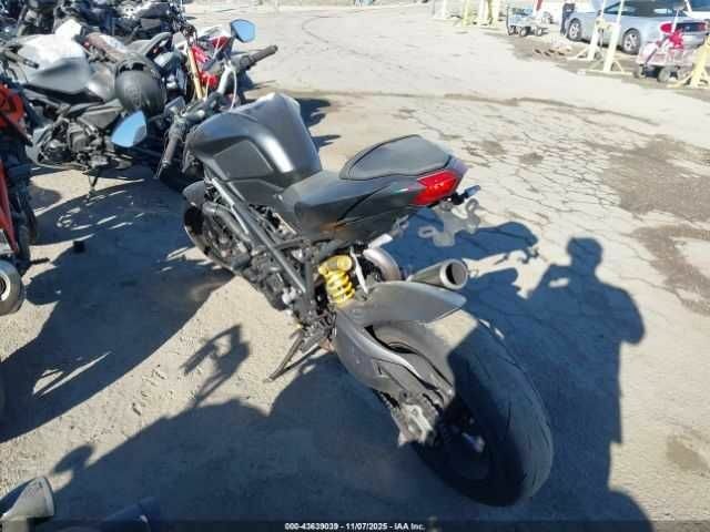 Дукати Стритфайтер, объемом двигателя 0.85 л и пробегом 0 тыс. км за 2900 $, фото 2 на Automoto.ua