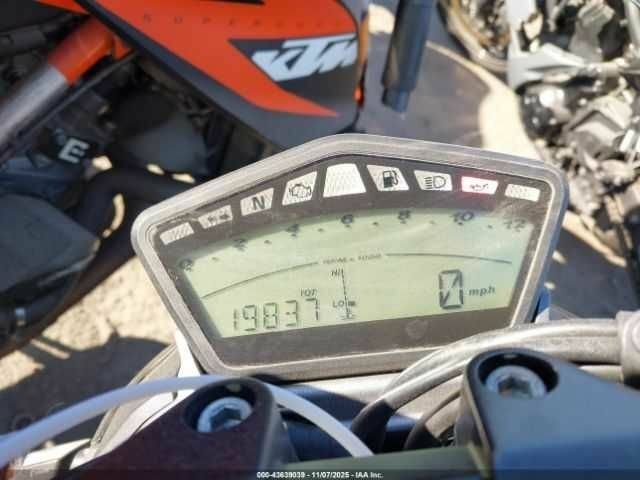 Дукати Стритфайтер, объемом двигателя 0.85 л и пробегом 0 тыс. км за 2900 $, фото 6 на Automoto.ua