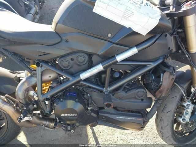 Дукати Стритфайтер, объемом двигателя 0.85 л и пробегом 0 тыс. км за 2900 $, фото 7 на Automoto.ua