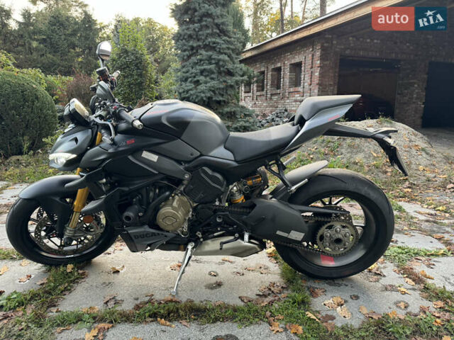 Серый Дукати Стритфайтер, объемом двигателя 1.1 л и пробегом 13 тыс. км за 25500 $, фото 9 на Automoto.ua