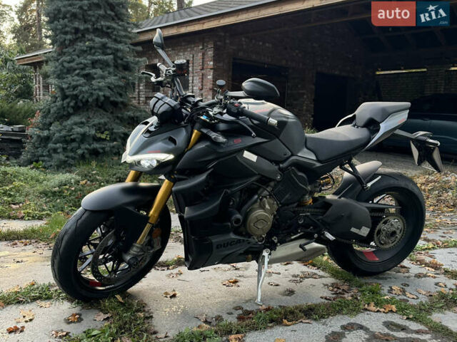 Серый Дукати Стритфайтер, объемом двигателя 1.1 л и пробегом 13 тыс. км за 25500 $, фото 4 на Automoto.ua