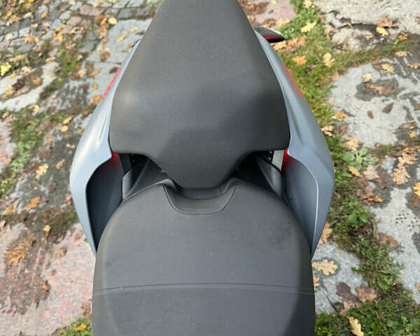 Серый Дукати Стритфайтер, объемом двигателя 1.1 л и пробегом 13 тыс. км за 25500 $, фото 8 на Automoto.ua